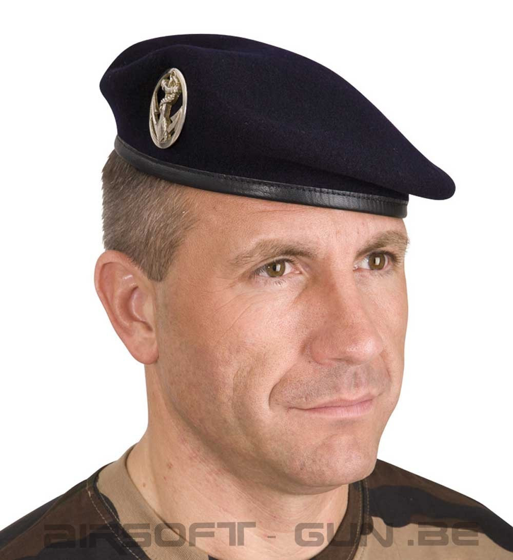 Берет черный